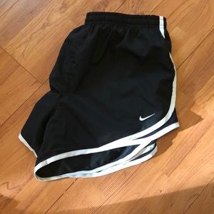 Nike Shorts - black nike shorts TRADING! Nike Shorts - black nike shorts TRADING!